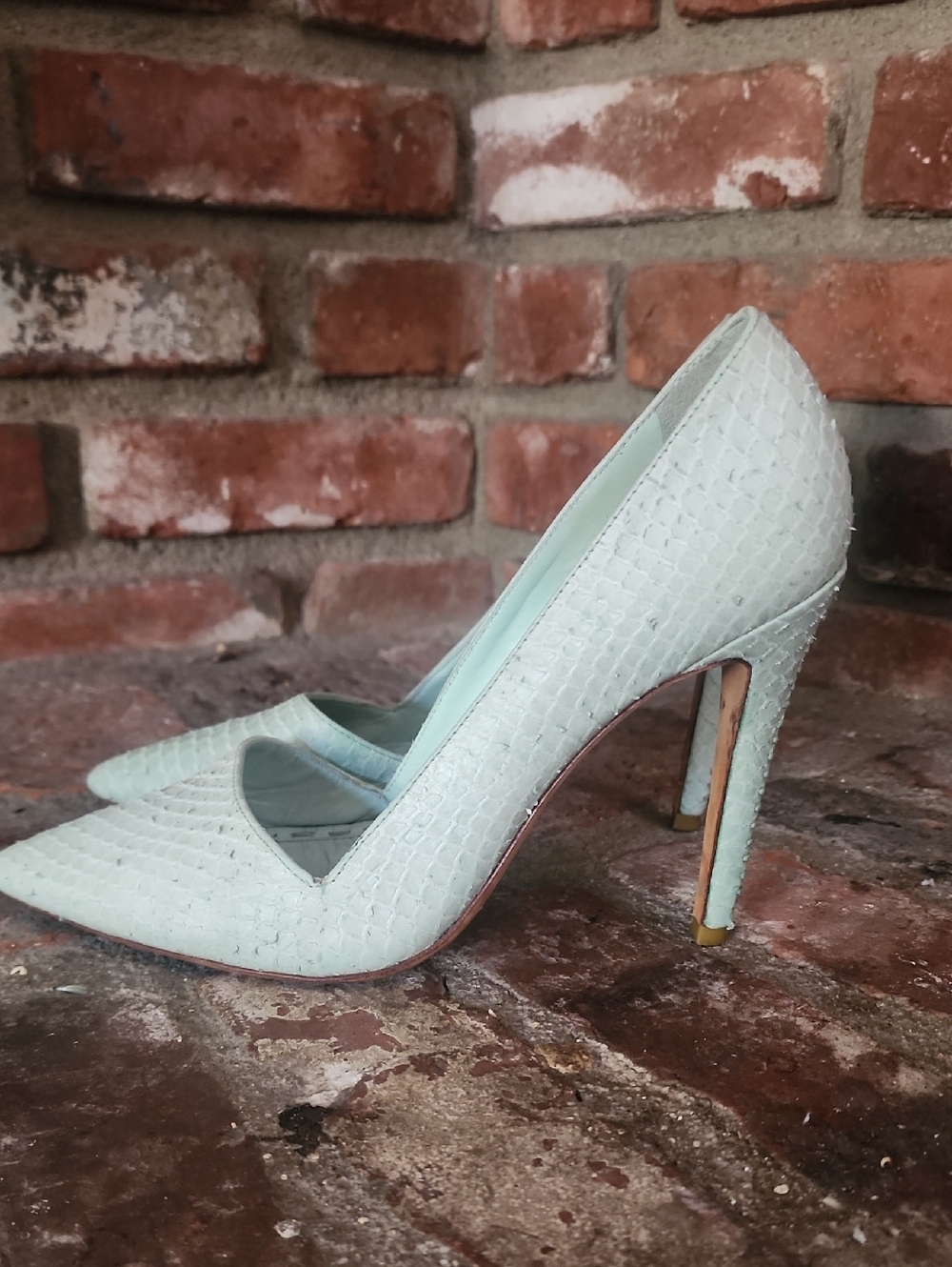 Alice + Olivia Mint Green Pointed Toe Stiletto Heels Textured Pumps Wedding